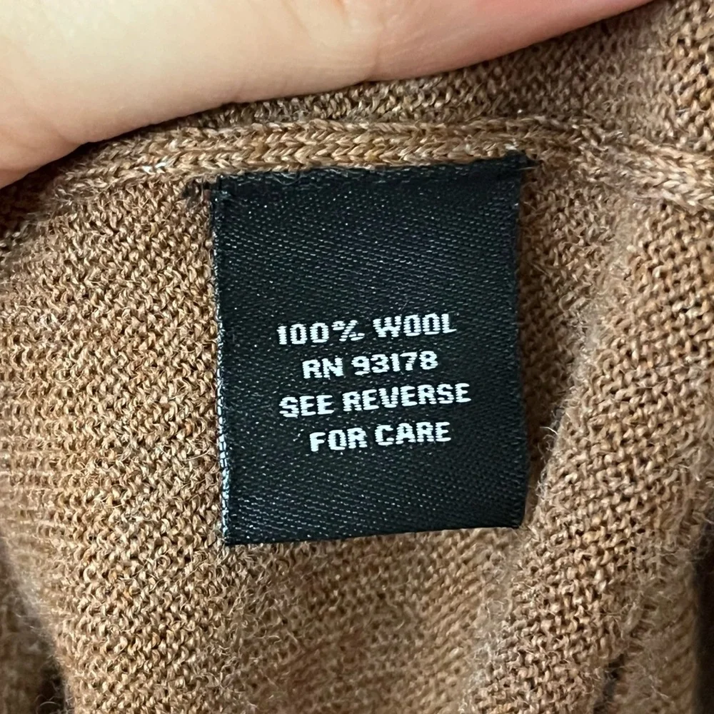 Magaschoni Men's 100% Wool Tan V-Neck Sweater size Large Tall - Picture 4 of 9